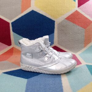 Disney Frozen x Sorel Out 'N About Boots‎ Silver Bootie Size 9.5